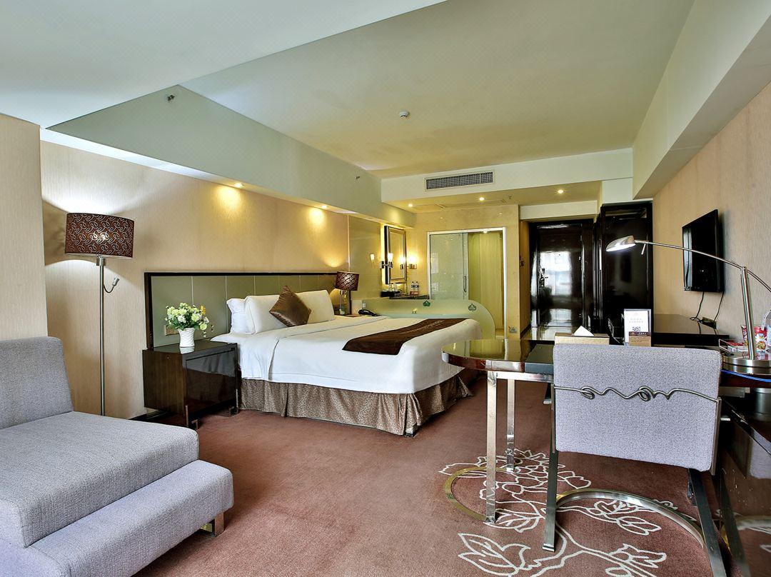 Clayton Hotel-Near Pazhou Exhibition Center Guangzhou Bagian luar foto