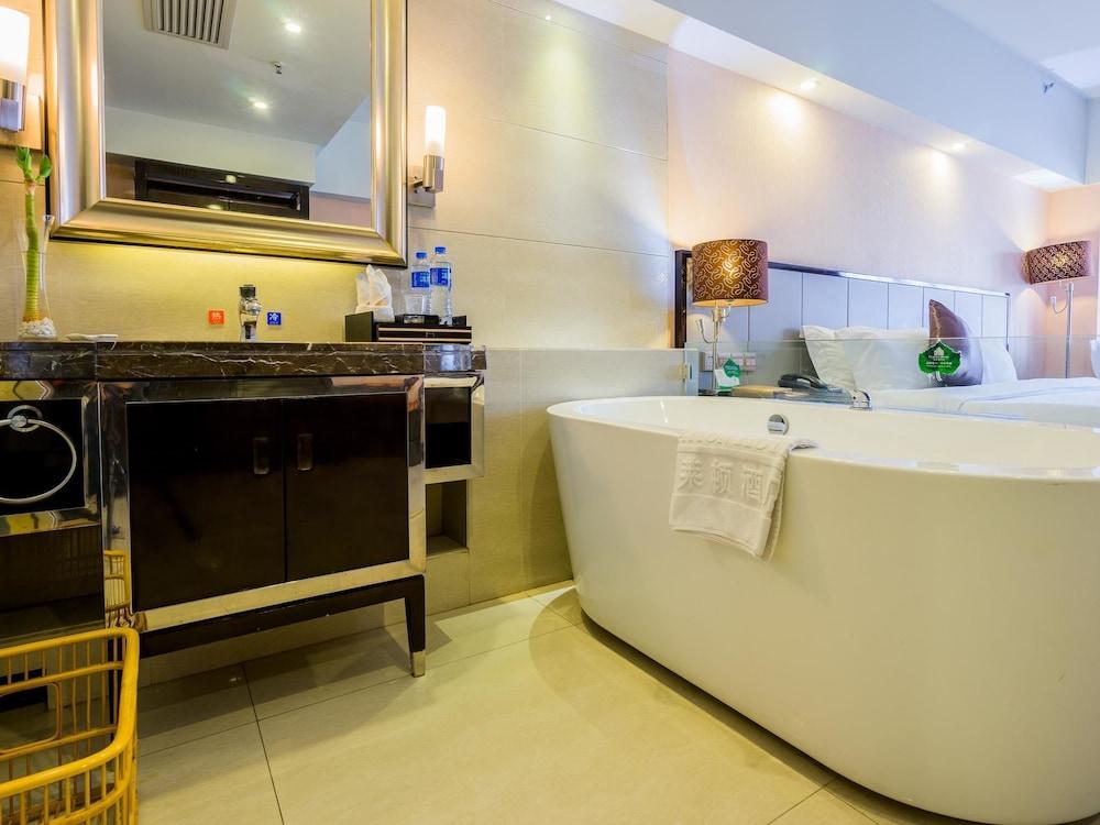 Clayton Hotel-Near Pazhou Exhibition Center Guangzhou Bagian luar foto