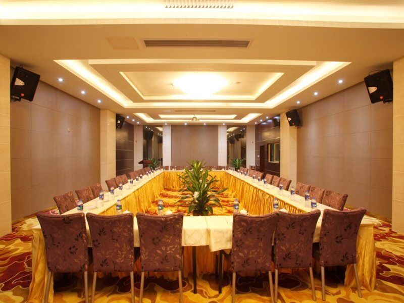 Clayton Hotel-Near Pazhou Exhibition Center Guangzhou Bagian luar foto